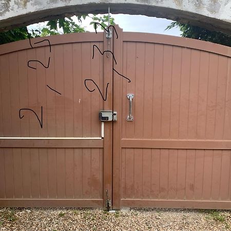 Maison Marylene Possibilite De Louer 2 Chambres Et Un Lit 1Place Supplementaire Ici C'Est Calme Et Simple Entretien Et Petit Dejeuner A Regler Sur Place Vous Gagnez 16 Pour-Cent Givry  Exterior photo